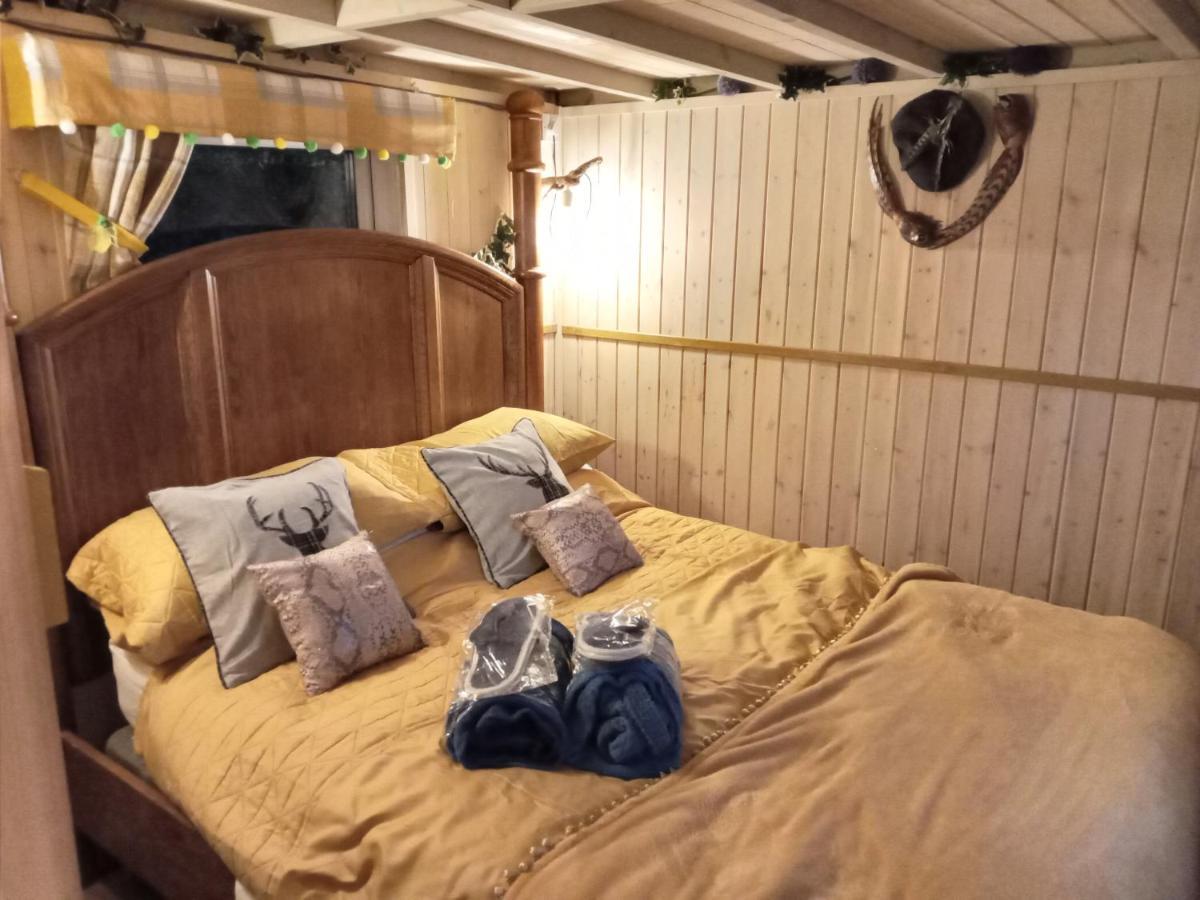 Glamping Malvern Shepherd Hut Esterno foto
